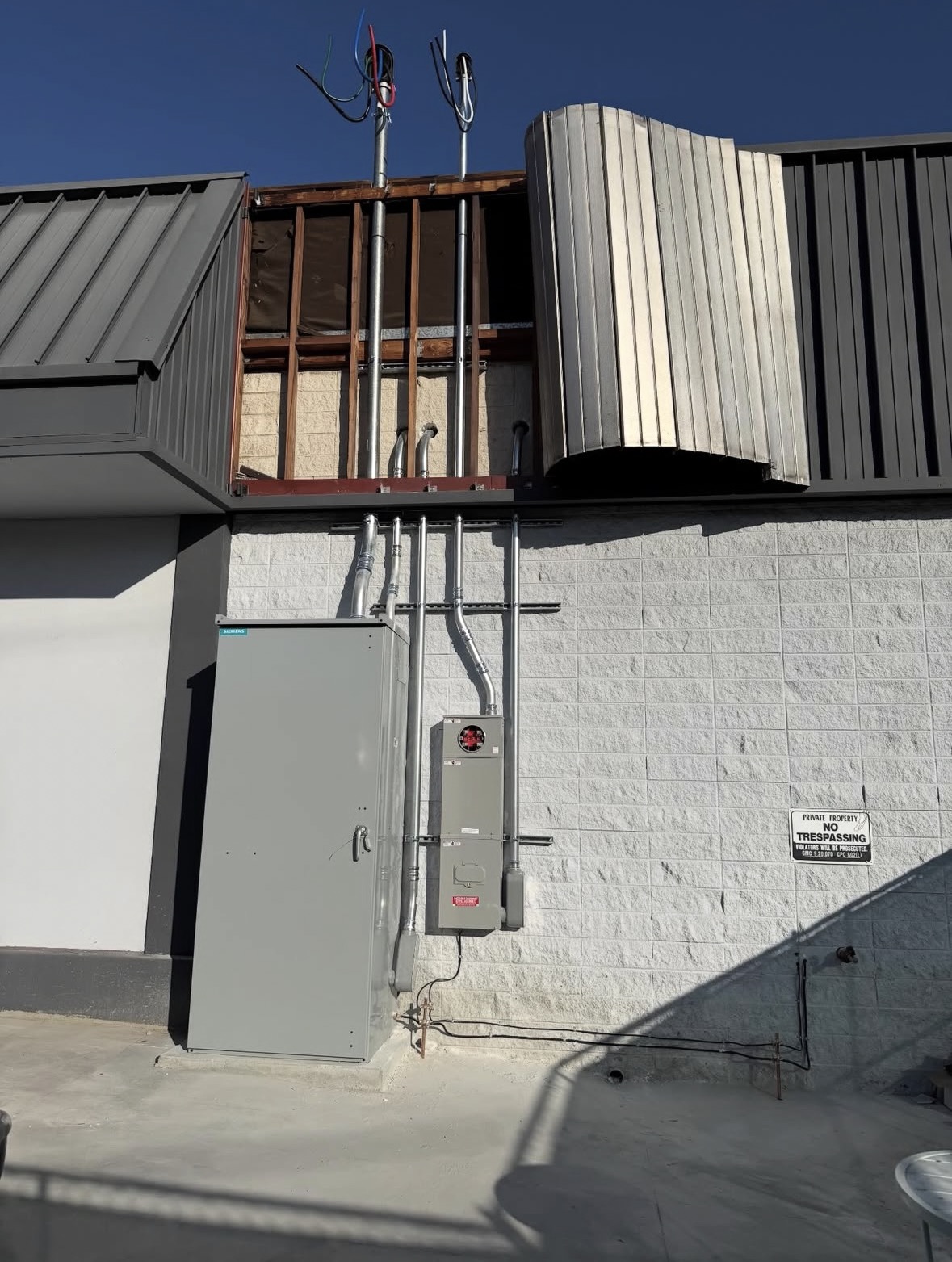 Electrical panel upgrade and modern circuit breaker installation in a Santa Monica home